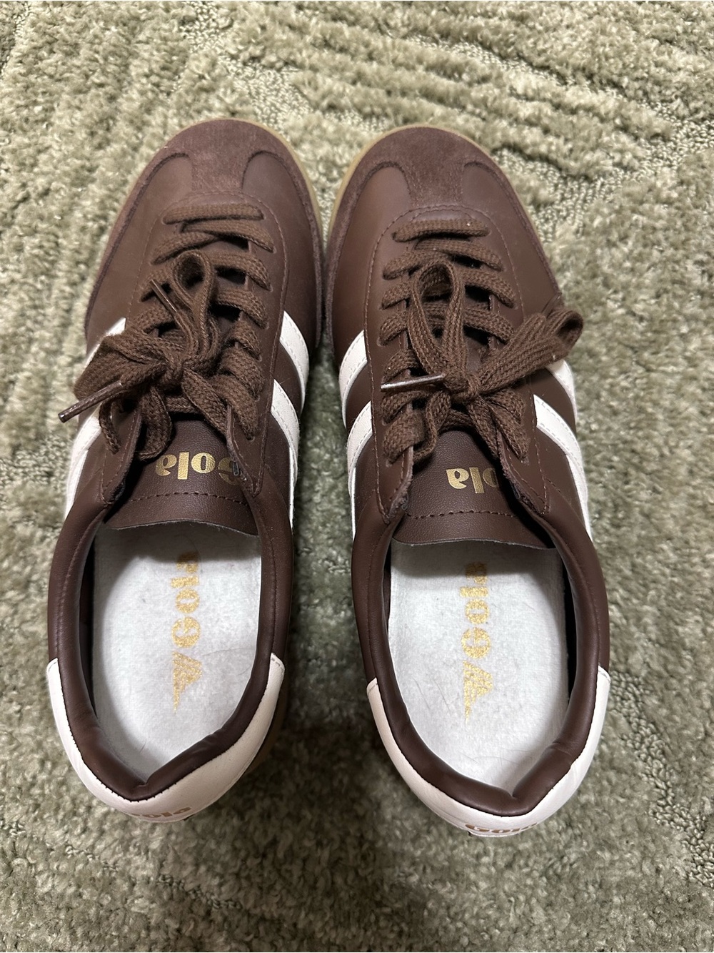 Hola Brown sneakers
